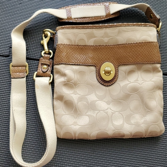 Crossbody Bag - Picture 2 of 4